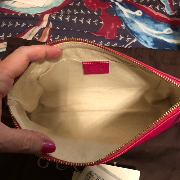 Gucci Pebble Blossom Pink - Picture 6 of 10